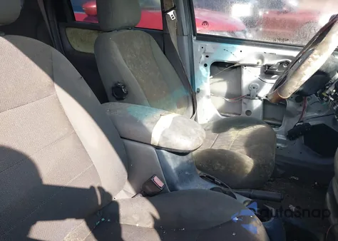 2002 Ford Escape Xlt из США, поврежденный, VIN 1FMYU03162KA92035